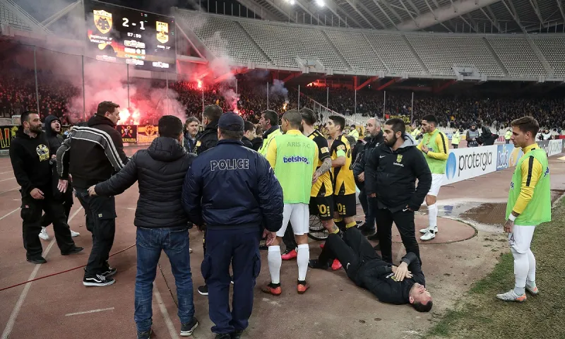 ΑΕΚ - Άρης: Ο παρατηρητής αναφέρει: «Φίλαθλος της ΑΕΚ έπιασε τον επόπτη από τα άρχ...»