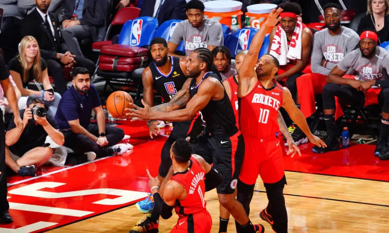 NBA: Παράσταση από Κλίπερς στο Χιούστον, επέστρεψε ο Κάρι