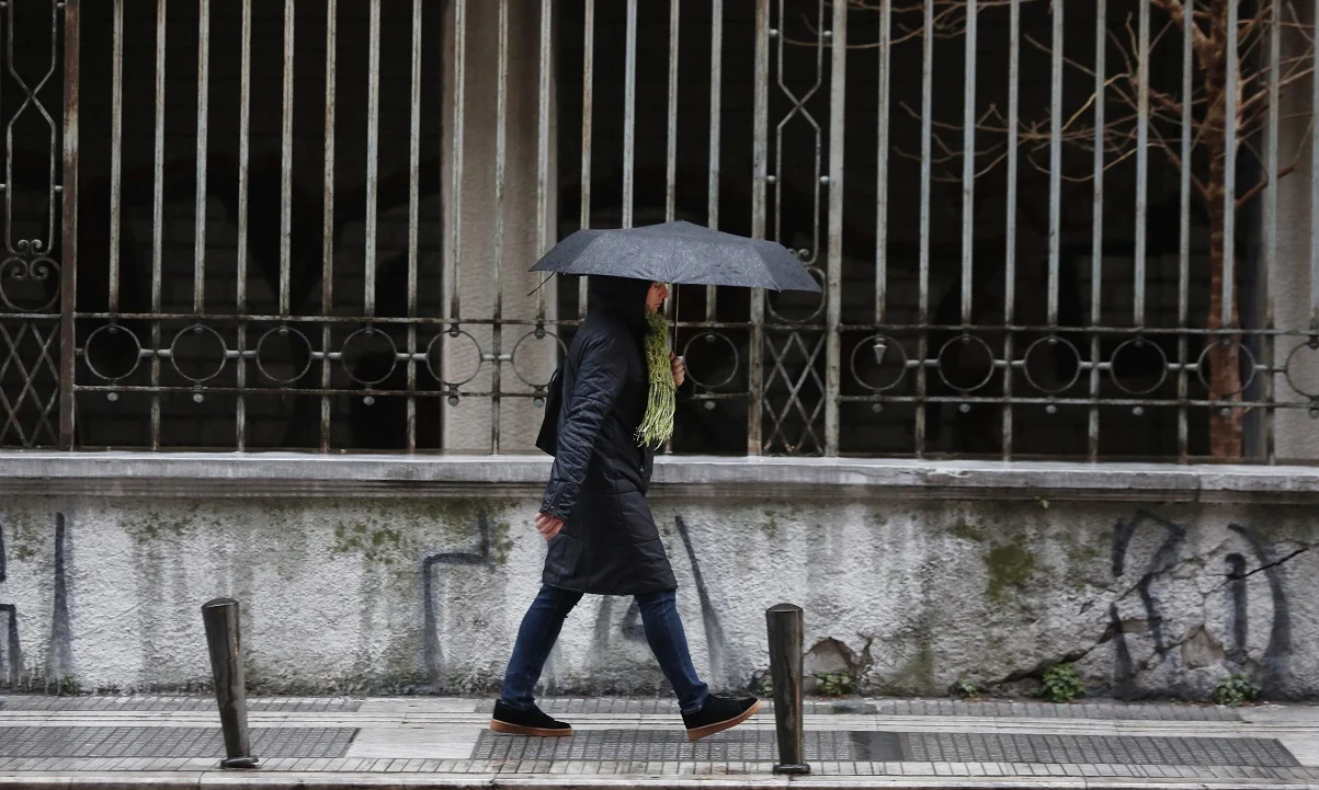 Καιρός (8/3): Νεφώσεις και τοπικές βροχές