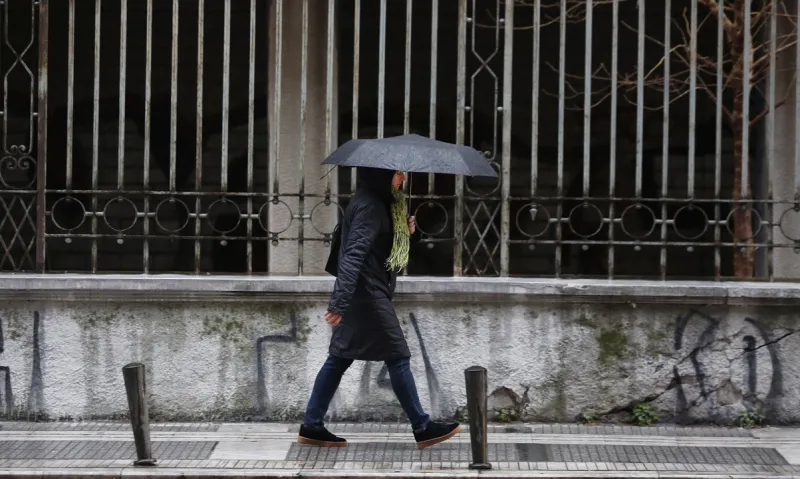 Καιρός (8/3): Νεφώσεις και τοπικές βροχές