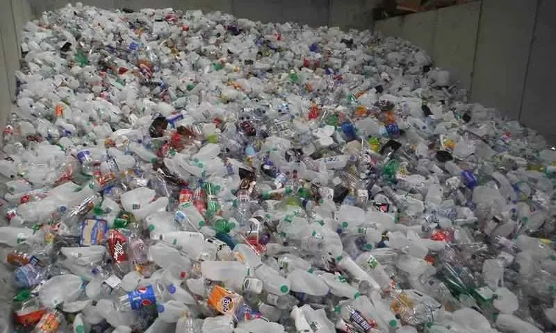 Εταιρία μετατρέπει τα πλαστικά μπουκάλια σε δρόμους (pics)