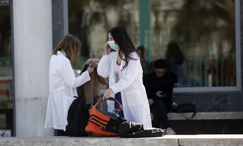 Κορονοϊός: Γενική καραντίνα, μόνο φαρμακεία και σούπερ μάρκετ ανοιχτά