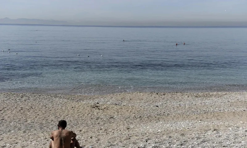 Κορονοϊός: Έκλεισε η Πλαζ Βουλιαγμένης - Έκοψε  πάνω από 3.000 εισιτήρια! (vid)