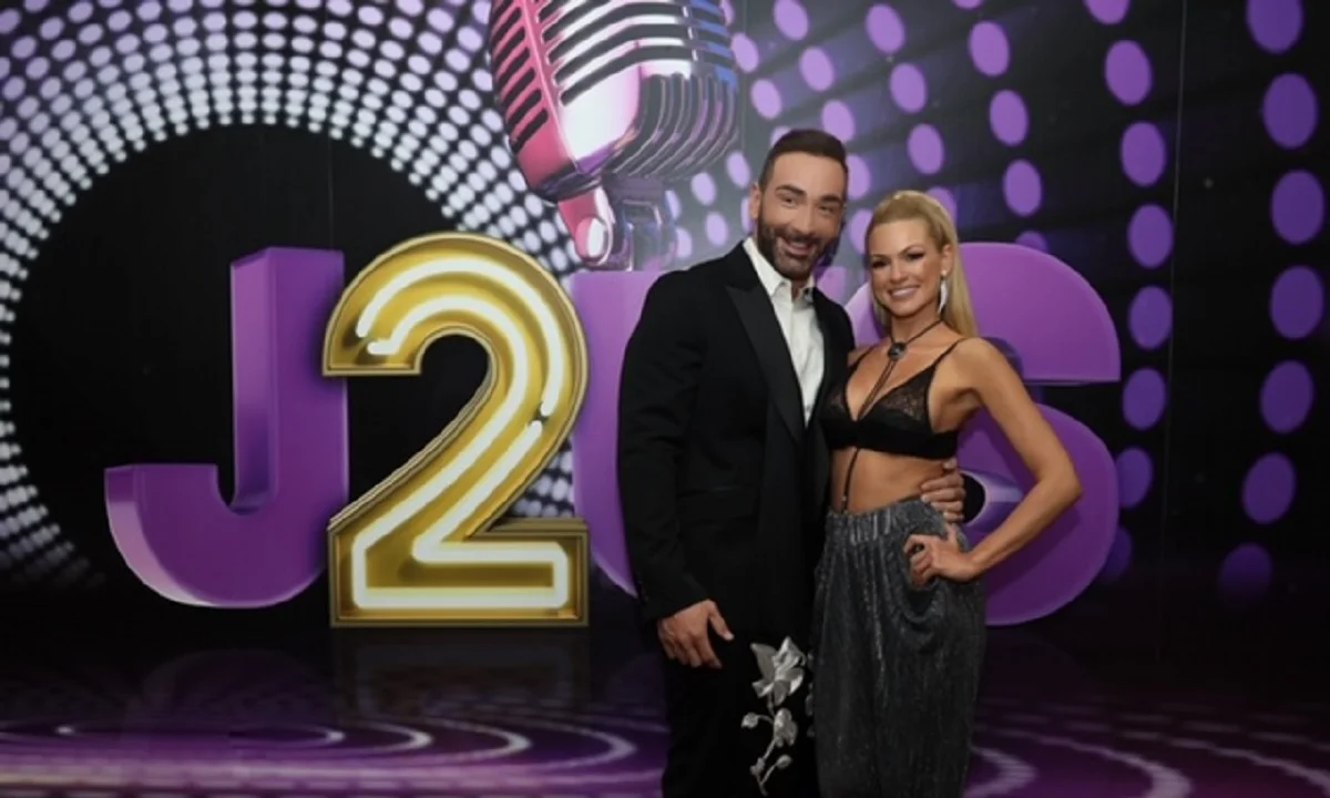«Just The 2 Of Us» - Πρεμιέρα: Με το σουτιέν η Βίκυ Κάβουρα! (pics+vid)