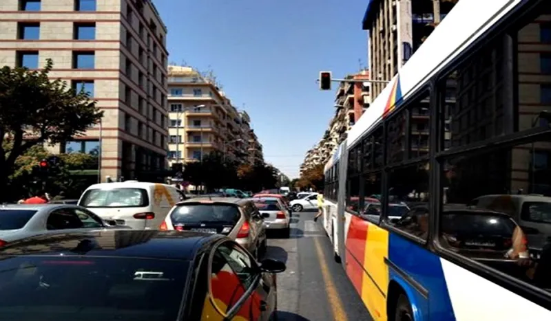 Οδηγός λεωφορείου κράζει τους επιβάτες που κινούνται χωρίς λόγο