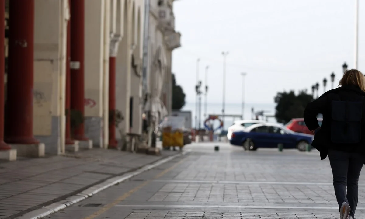 Κορονοϊός: Προτάσεις για γενική απαγόρευση της κυκλοφορίας