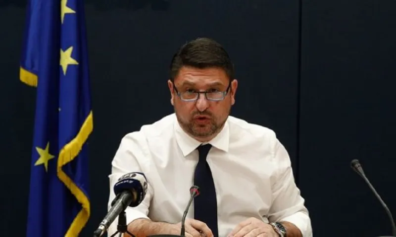 Κορονοϊός: Ο Νίκος Χαρδαλιάς διέψευσε ότι θα διακοπούν οι πτήσεις