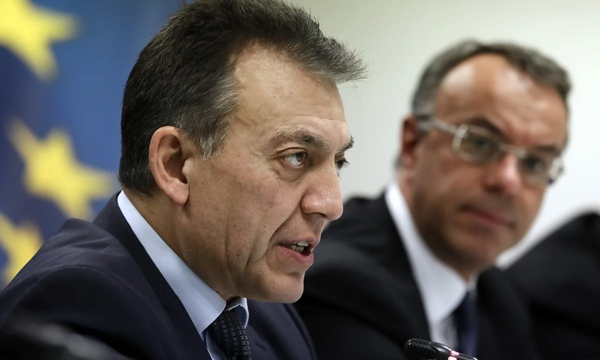 Βρούτσης σε συνταξιούχους: «Μην πάτε στις τράπεζες»