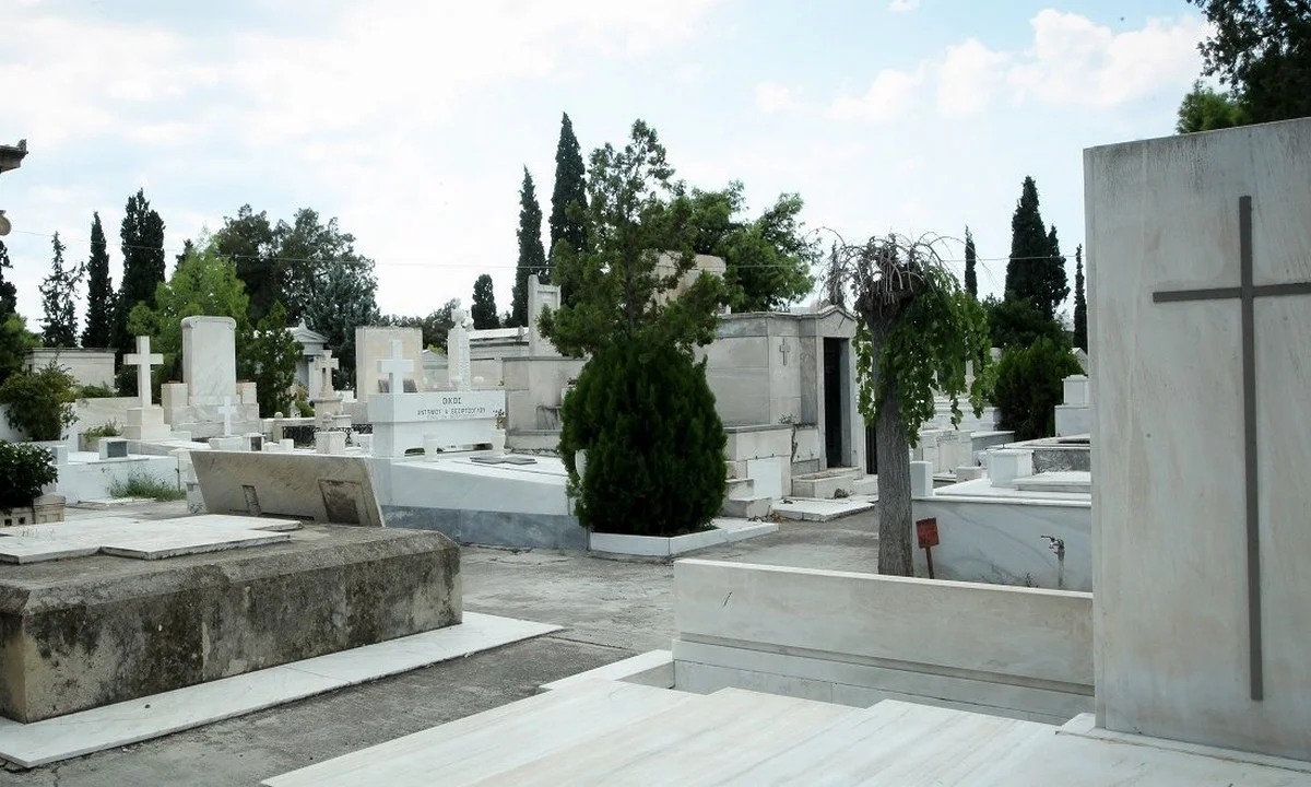 Δήμος Αθηναίων: Ανοίγει 372 τάφους για θύματα από τον κορονοϊό στο Γ' Νεκροταφείο