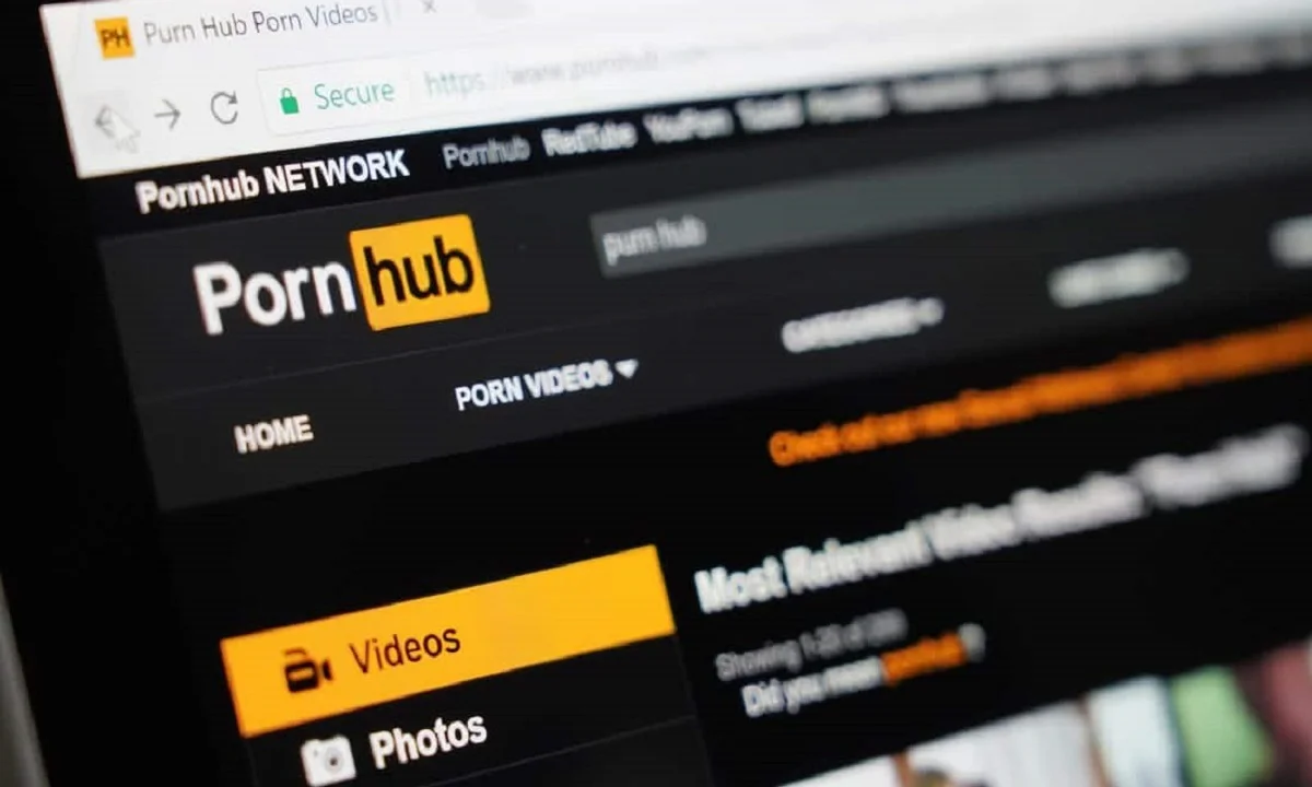 Κορονοϊός: Το Pornhub δίνει δωρεάν… «δουλειά για το σπίτι»!