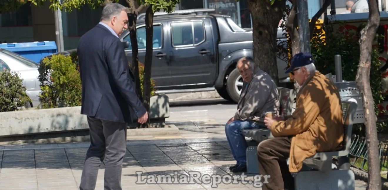 Κορονοϊός – Λαμία: Δεν βάζουν μυαλό - Βγήκε στους δρόμους ο Δήμαρχος (vid)