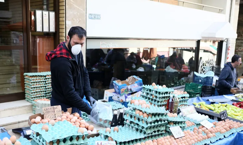 Κορονοϊός: «Λουκέτο» σήμερα και στις λαϊκές