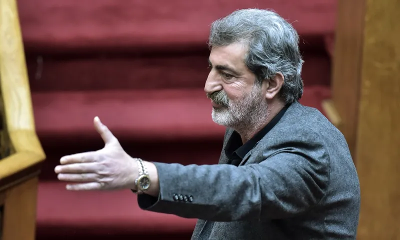 Πολάκης: «Οι πληροφορίες μου αναφέρουν για 33 διασωληνωμένους»