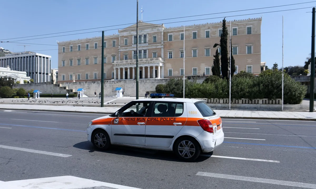 Κορονοϊός - Ελλάδα: Πιο κοντά από ποτέ στην απαγόρευση κυκλοφορίας!