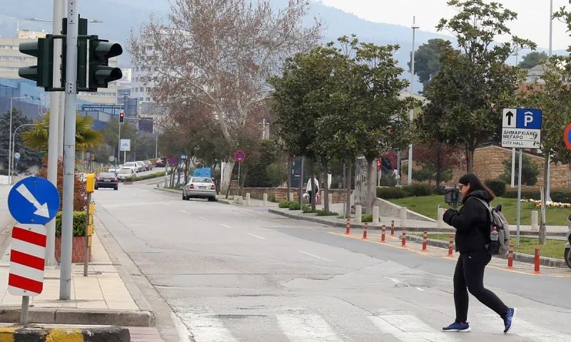Ανακοινώνεται απαγόρευση κυκλοφορίας! – Με SMS οι κινήσεις των πολιτών!