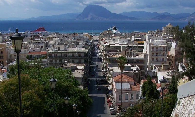 Κορονοϊός - Πάτρα: Σήκωσε drone με πανό και το μήνυμα «Μείνε σπίτι» (vid)