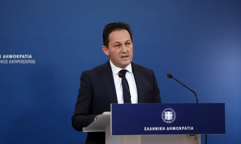 Πέτσας για κορονοϊό: «Δεν είμαστε σε διακοπές, είμαστε σε πόλεμο» (vid)