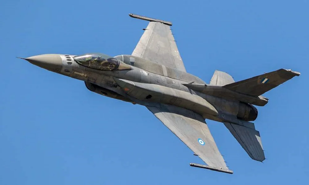 Έβρος: Ελληνικά F16 πάνω από τον φράχτη στις Καστανιές (vid)