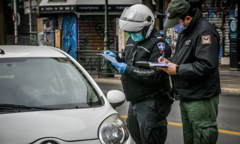 Κορονοϊός: Πρόστιμο σε 82χρονο επειδή πήγαινε στη... δουλειά!