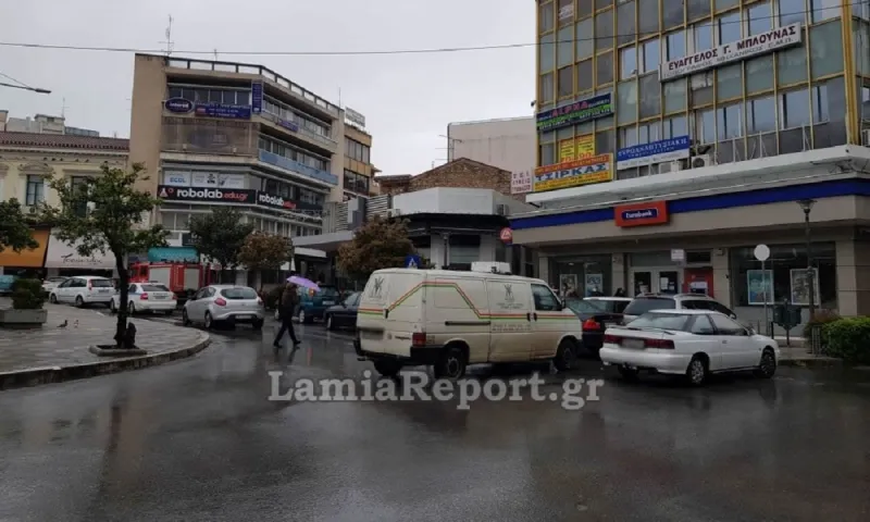 Κορονοϊός - Λαμία: Ποια απαγόρευση; Μπλοκάρισμα και διπλοπαρκαρισμένα! (pics, vid)