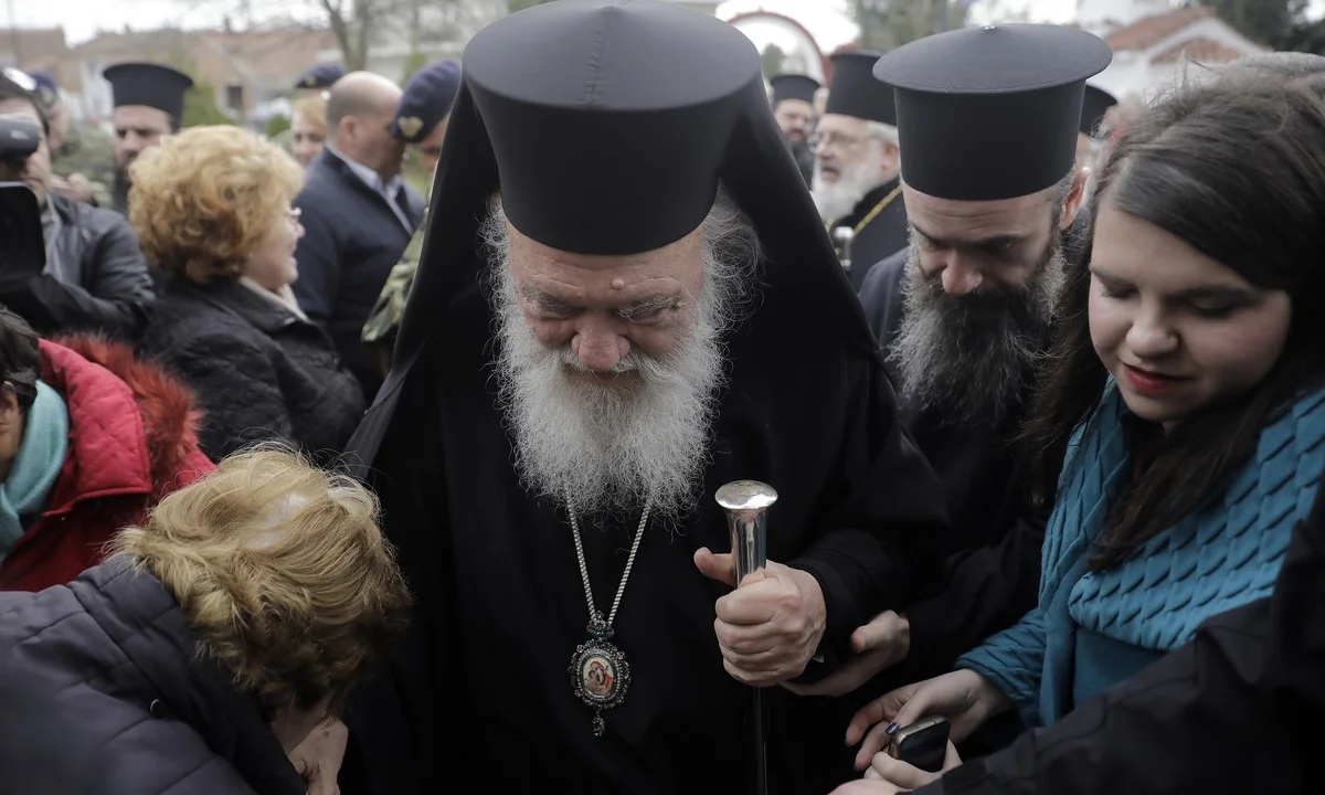 Μήνυμα Ιερώνυμου στους πιστούς: «Μείνετε σπίτι»