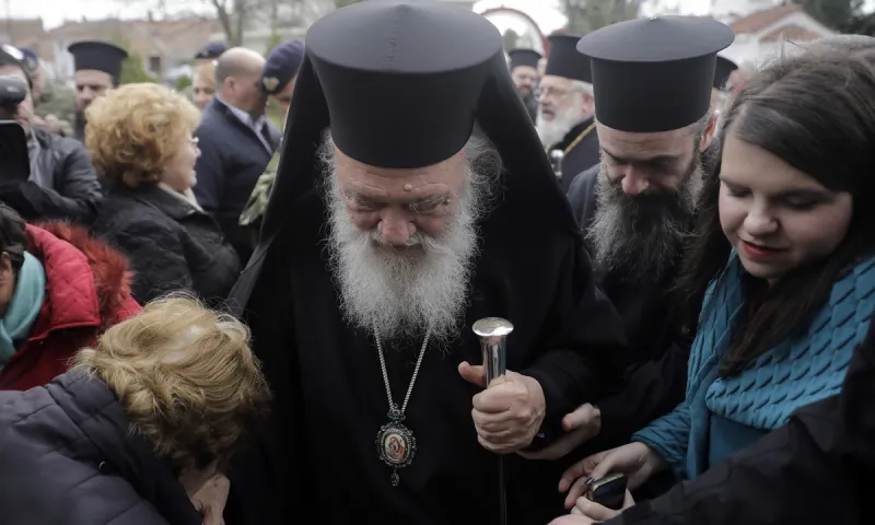 Μήνυμα Ιερώνυμου στους πιστούς: «Μείνετε σπίτι»