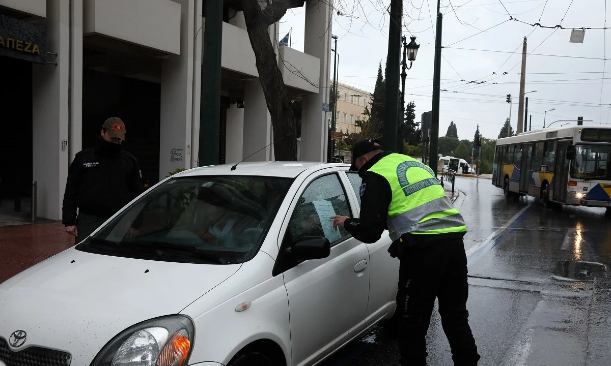 Κορονοϊός: Ξεπέρασαν τα 700 χιλιάδες ευρώ τα πρόστιμα από την απαγόρευση κυκλοφορίας (vids)