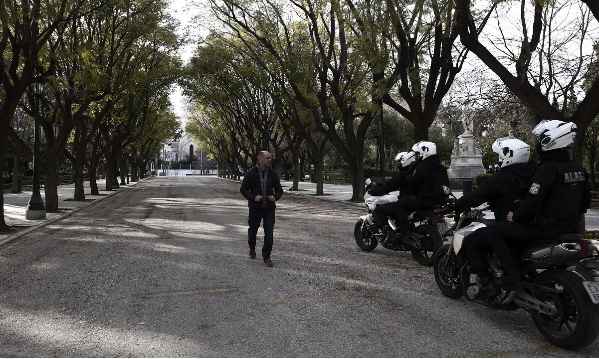 Απαγόρευση κυκλοφορίας: Μάξιμουμ δύο μετακινήσεις τη μέρα ανά άτομο και ακριβότερα πρόστιμα!
