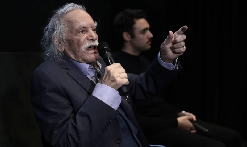 Μανώλης Γλέζος: Αυτός ήταν ο μεγάλος αγωνιστής της Αριστεράς (vid)