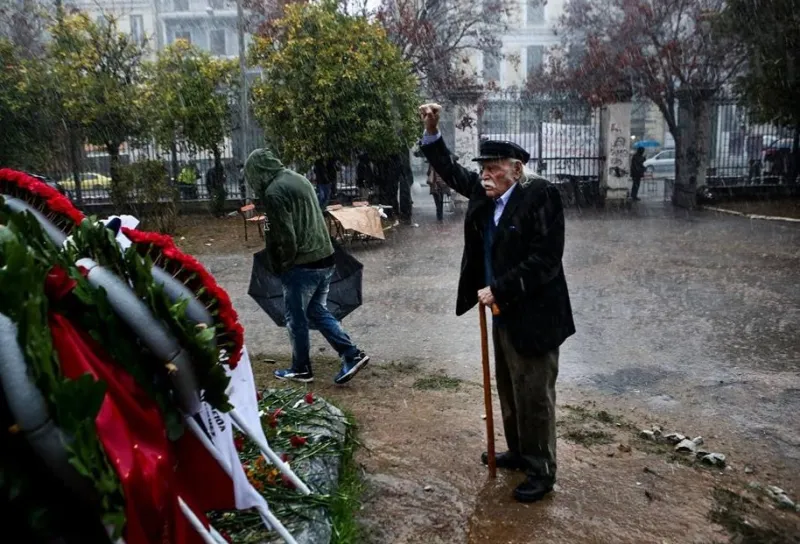 Η εξομολόγηση του Μανώλη Γλέζου: «Είμαι ΑΕΚ και Original» (vids)