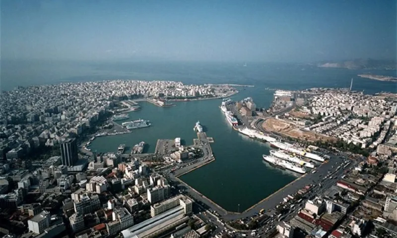 Κορονοϊός: Κρούσματα σε πλοίο που παρέμενε ανοιχτά του Πειραιά