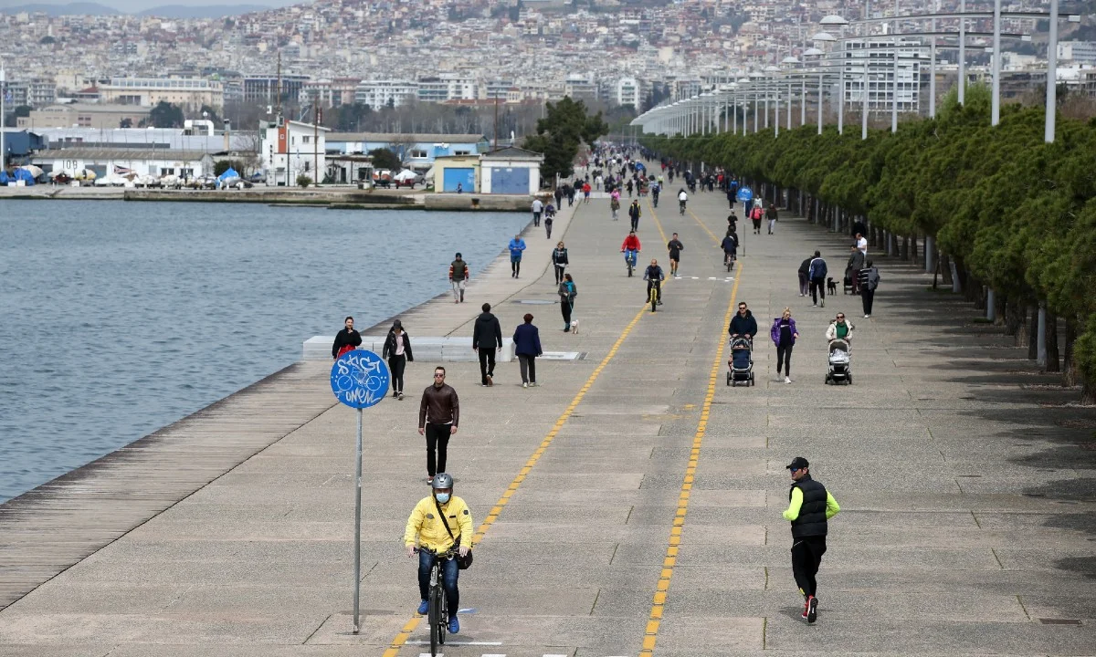 Κορονοϊός - Θεσσαλονίκη: Κλείνει η Νέα Παραλία (vid)