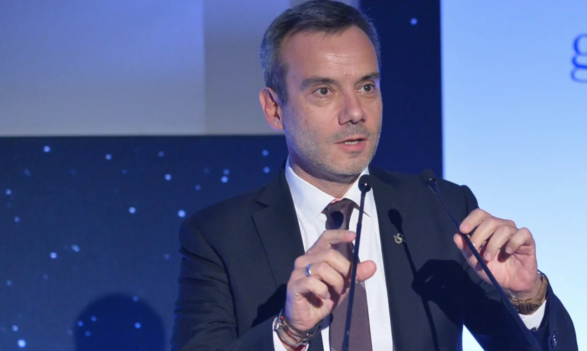 Ζέρβας για λουκέτο στην παραλία: «Είναι πόλεμος»