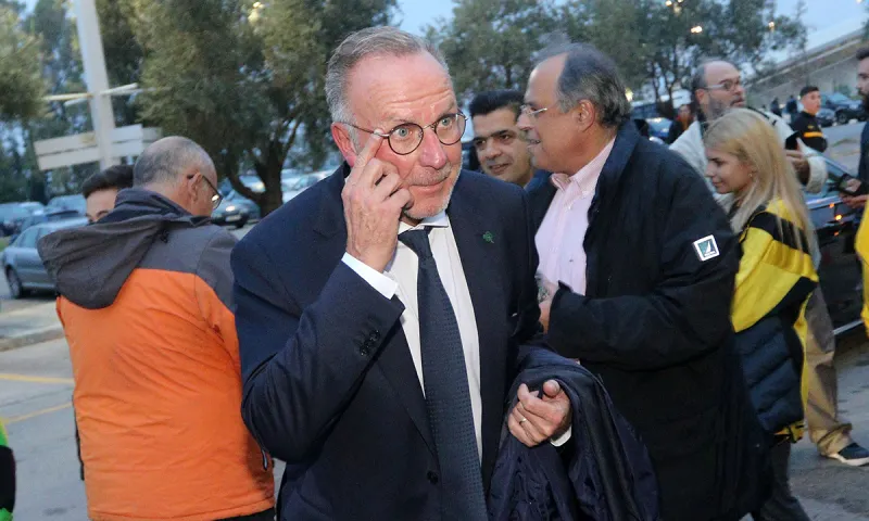 Ρουμενίγκε: «Να συνεχίσουμε και για την οικονομική επιβίωση»