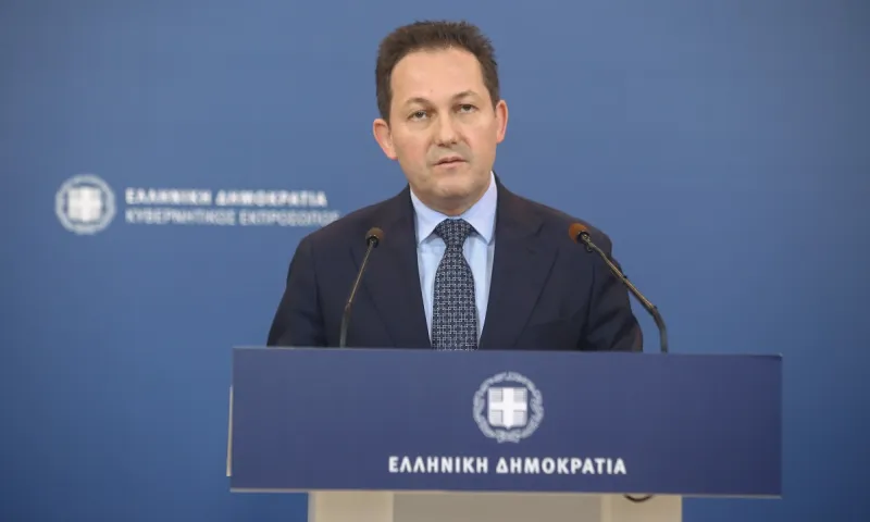 Πέτσας: «Απαγορεύεται το σούβλισμα αρνιού - Εξετάζεται χρονικός περιορισμός στις μετακινήσεις» (vid)