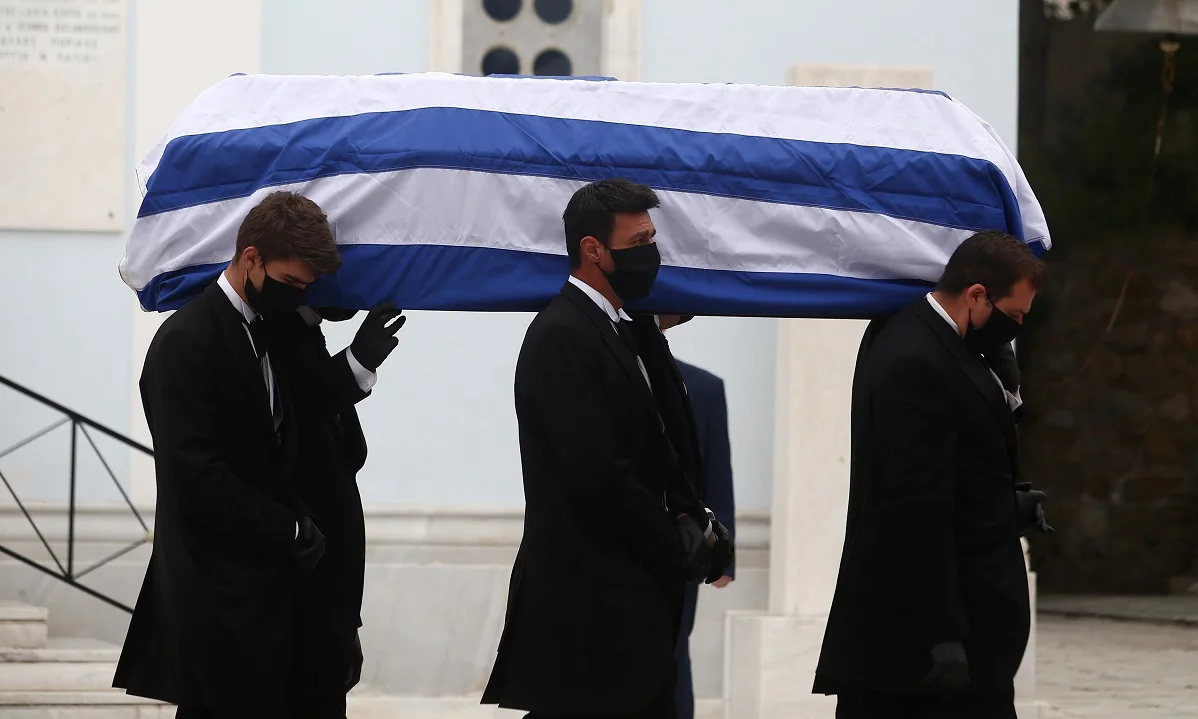 Μανώλης Γλέζος: Σε στενό κύκλο, λόγω κορονοϊού, το «τελευταίο αντίο» (vid+pics)