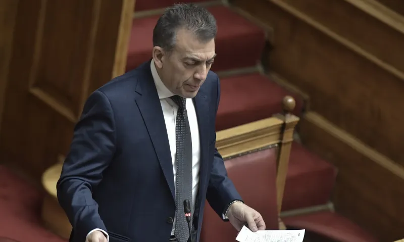 Βρούτσης: «Ανοιχτό να δοθούν τα 800 ευρώ και τους επόμενους μήνες»