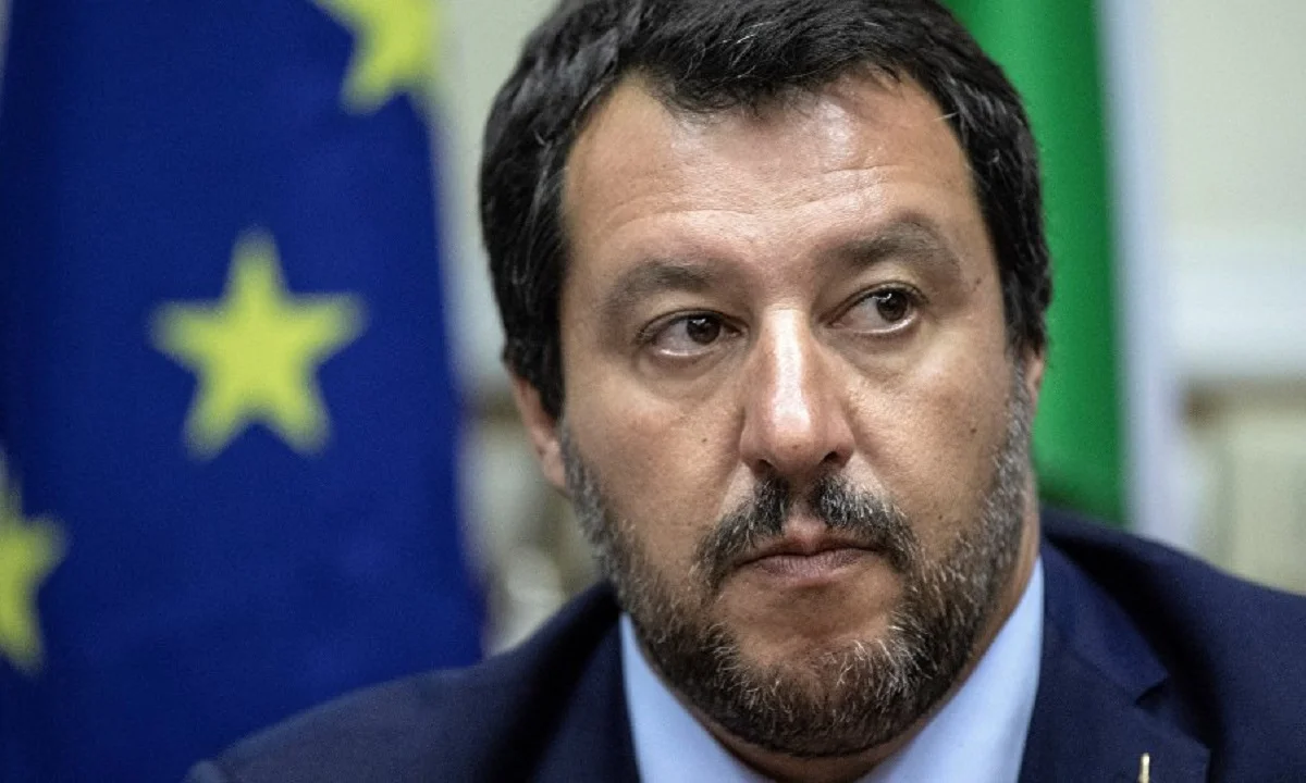 Σαλβίνι: «Οι Κινέζοι κατασκεύασαν τον ιό σε εργαστήριο το 2015» (vid)