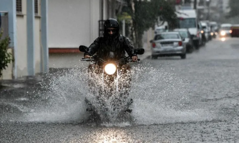 Καιρός: Μέχρι πότε θα συνεχιστεί η κακοκαιρία - Σοβαρά προβλήματα σε αρκετές περιοχές (vids)
