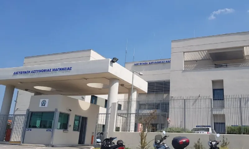Viral - Βόλος: Κυνηγούσε με το αυτοκίνητο τον... κορονοϊό!