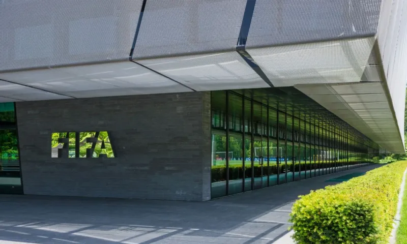 FIFA: Παρατείνονται τα συμβόλαια των παικτών που έληγαν στις 30 Ιουνίου
