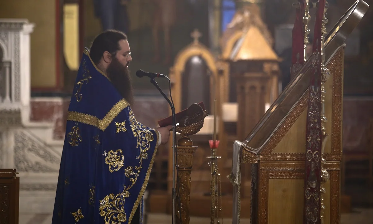Κορονοϊός: Χωρίς μεγάφωνα οι ναοί για τις λειτουργίες του Πάσχα – Τι γίνεται με την περιφορά του Επιταφίου
