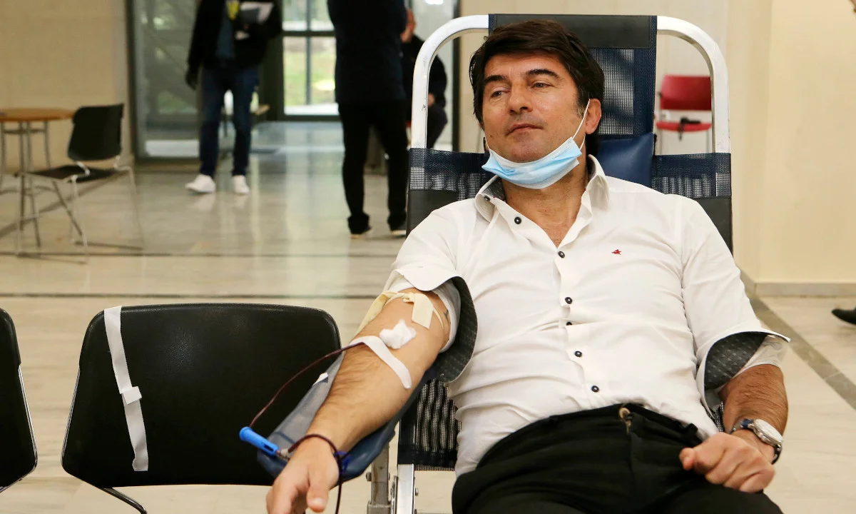 Ιβιτς: Εδωσε αίμα και... πήγε «Αγιά Σοφιά» (pics)