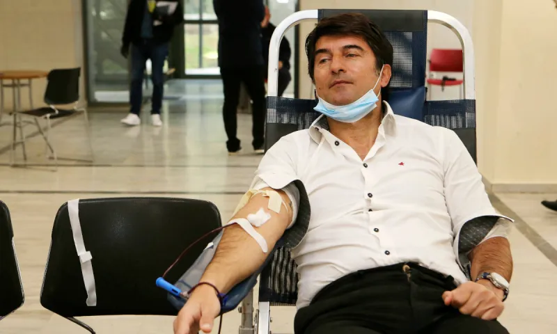 Ιβιτς: Εδωσε αίμα και... πήγε «Αγιά Σοφιά» (pics)