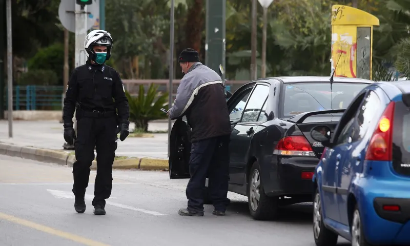 Πρόστιμα σε 20 άτομα που επιχείρησαν να περάσουν τα διόδια!