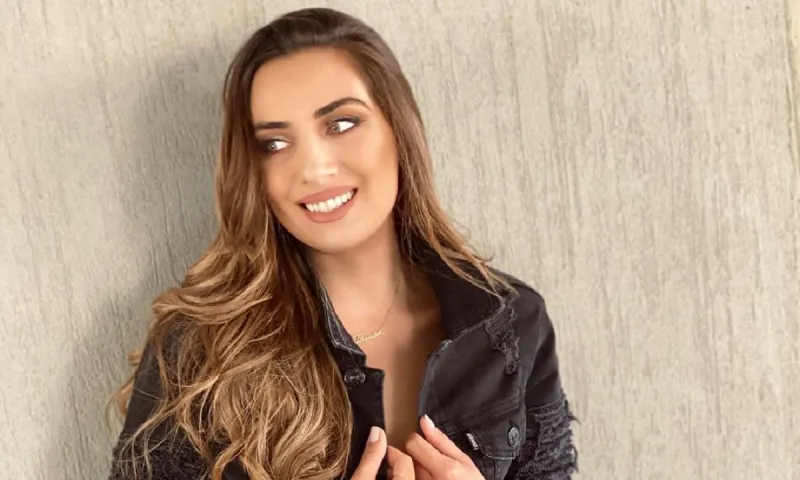 My Style Rocks: Πρώην παίκτρια ποζάρει τόπλες και αναστατώνει (pic)