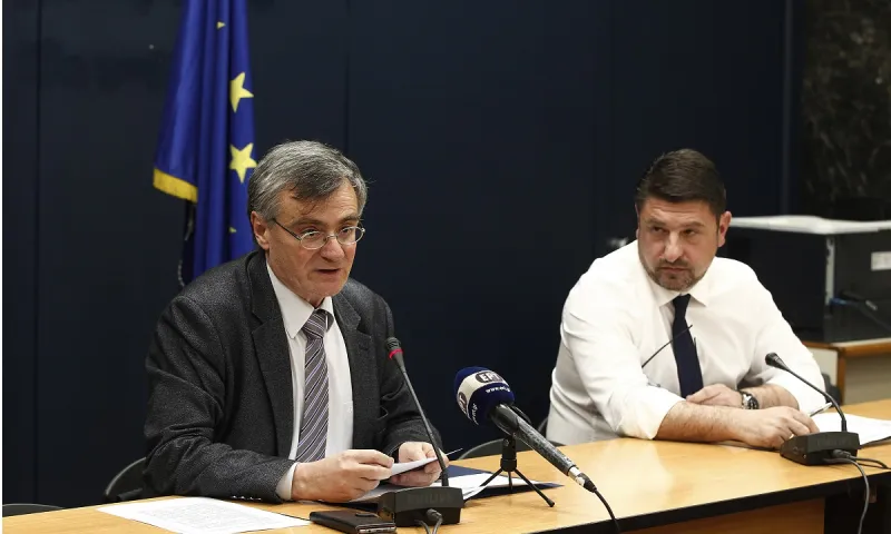 Κορονοϊός - Λάρισα: Τσιόδρας και Χαρδαλιάς πάνε στην περιοχή μετά τα κρούσματα!