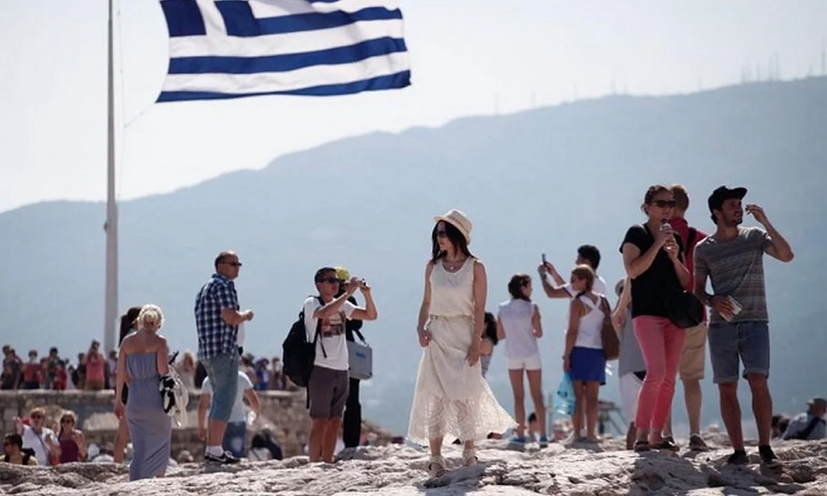 Επιστολή ΣΕΤΕ σε Μητσοτάκη: Δέκα βήματα για επανεκκίνηση του τουρισμού