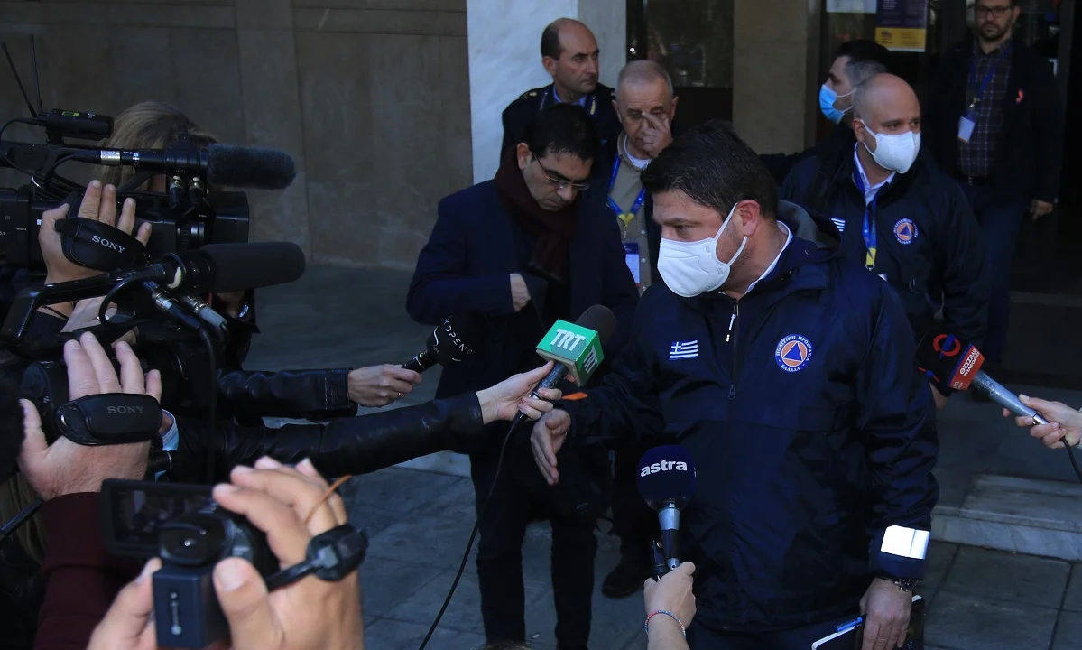 Χαρδαλιάς: «Τέλος οι λαϊκές στη Θεσσαλία για 14 ημέρες» (vids)
