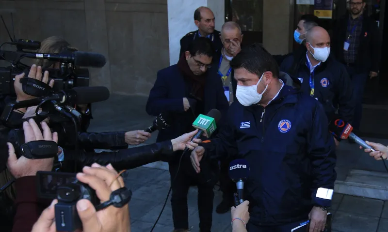 Χαρδαλιάς: «Τέλος οι λαϊκές στη Θεσσαλία για 14 ημέρες» (vids)